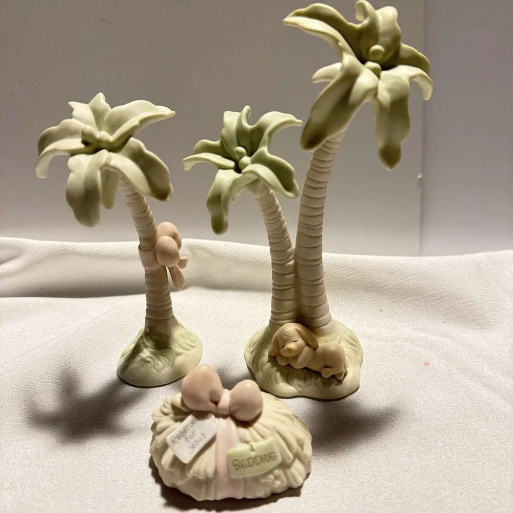 Precious Moments Nativity Hay Bail and Palm Trees #272582 Missing Baby Food